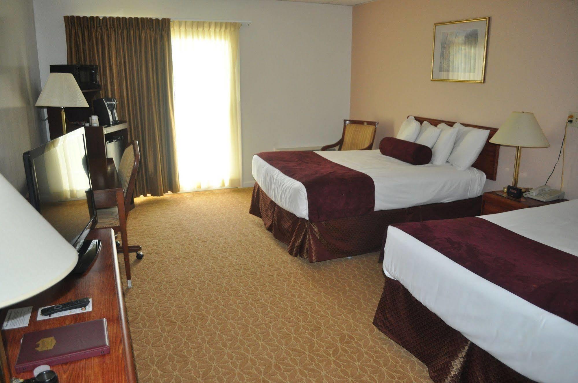 University Inn Academic Suites Orono Bagian luar foto