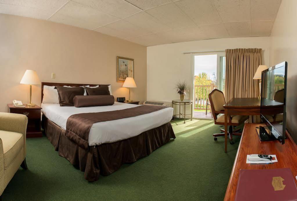 University Inn Academic Suites Orono Bagian luar foto